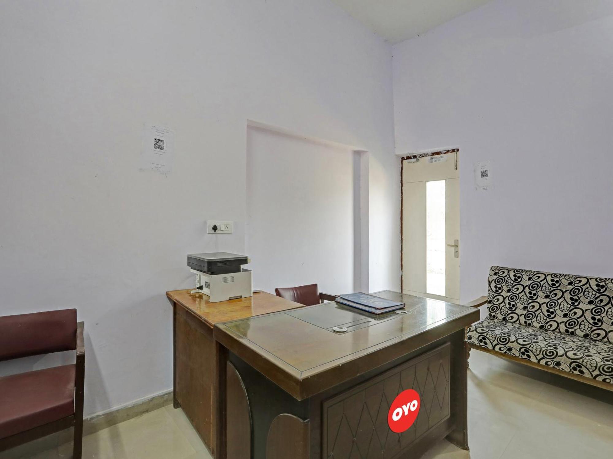 Super Hotel O Easy Stay Inn Lucknow Exterior photo